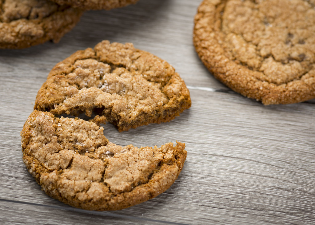 RECIPE: Molasses Crinkle Cookies - Azure Standard
