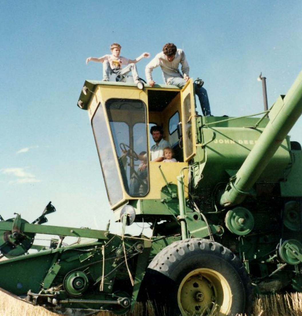 stelzer-tractor-azure-history